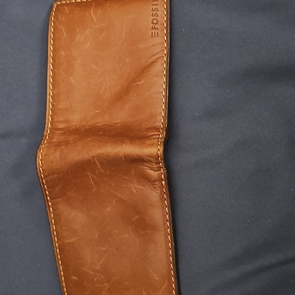 Fossil Men's Brown Leather Wallet - Picture 2 of 6